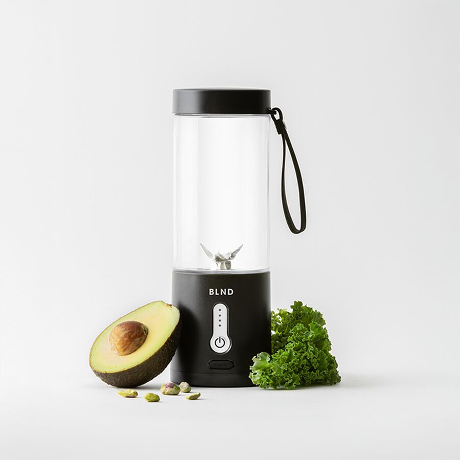 Bærbar blender i bruk, BLND Blender Mixer