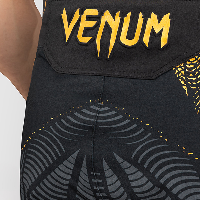 UFC Zenith by Venum Fight Night Fightshorts Kort modell Svart Gull