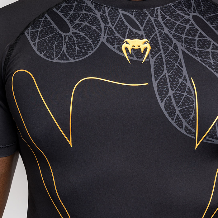 Serpenti Rashguard Kort Erme Svart S&oslash;lv Gull