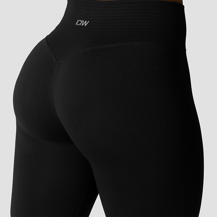 Define V-shape Biker Shorts Svart