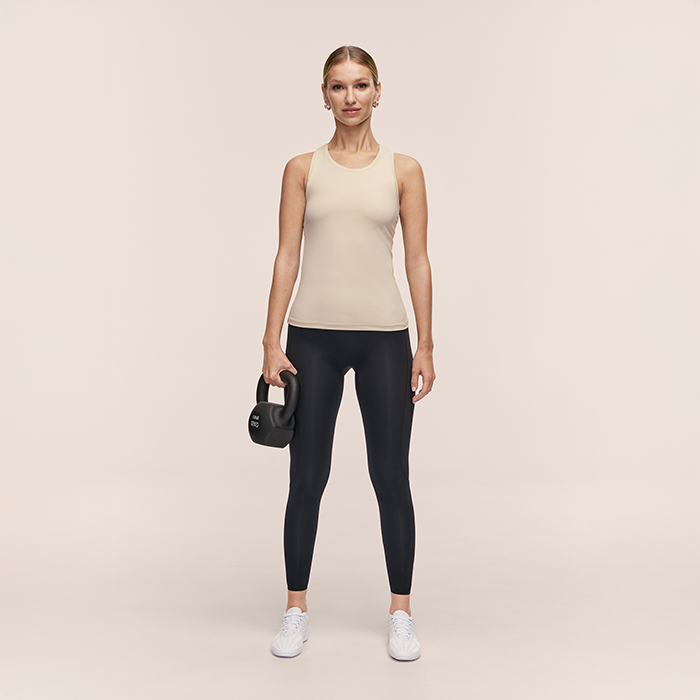 Essential Singlet Hvit