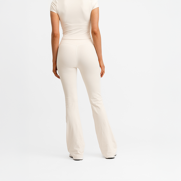 Butter Soft Flare Tights Hvit